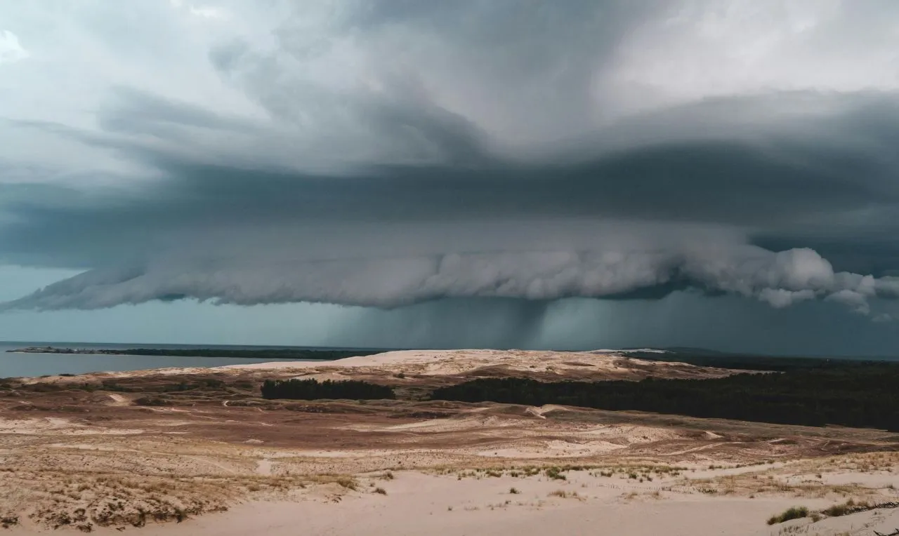 A imagem mostra o avan&ccedil;o de chuva intensa em uma determinada regi&atilde;o